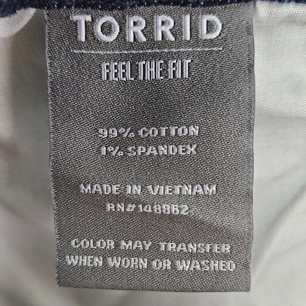 NWT TORRID Destructed Knee Distressed Button Fly Raw Hem Jean 18S 14589345 - Picture 10 of 13